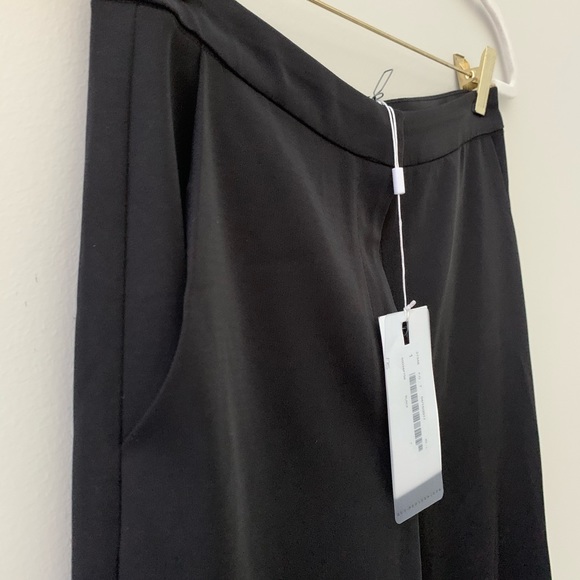 Endless Rose Capri Pants - Picture 3 of 4